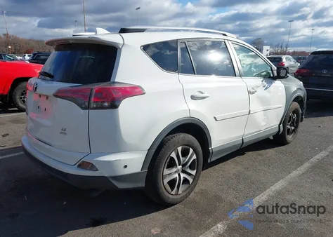 2016 Toyota Rav4 Le z USA, uszkodzony, nr VIN JTMBFREV8GJ063772